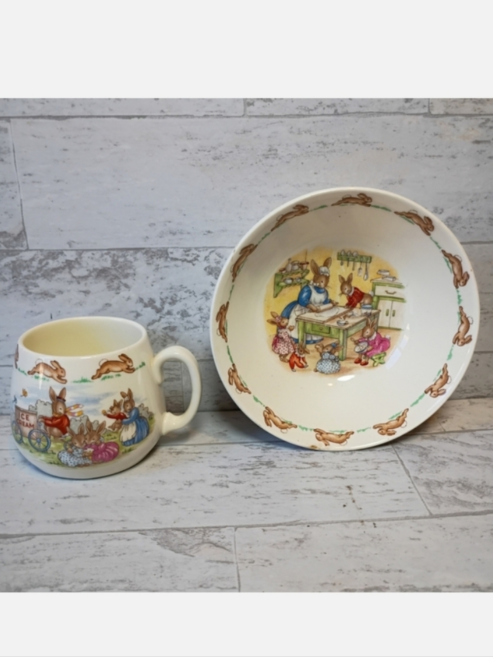 BUNNYKINS VINTAGE ROYAL DOULTON ENGLAND ALBION PLATE AND BOWL SET